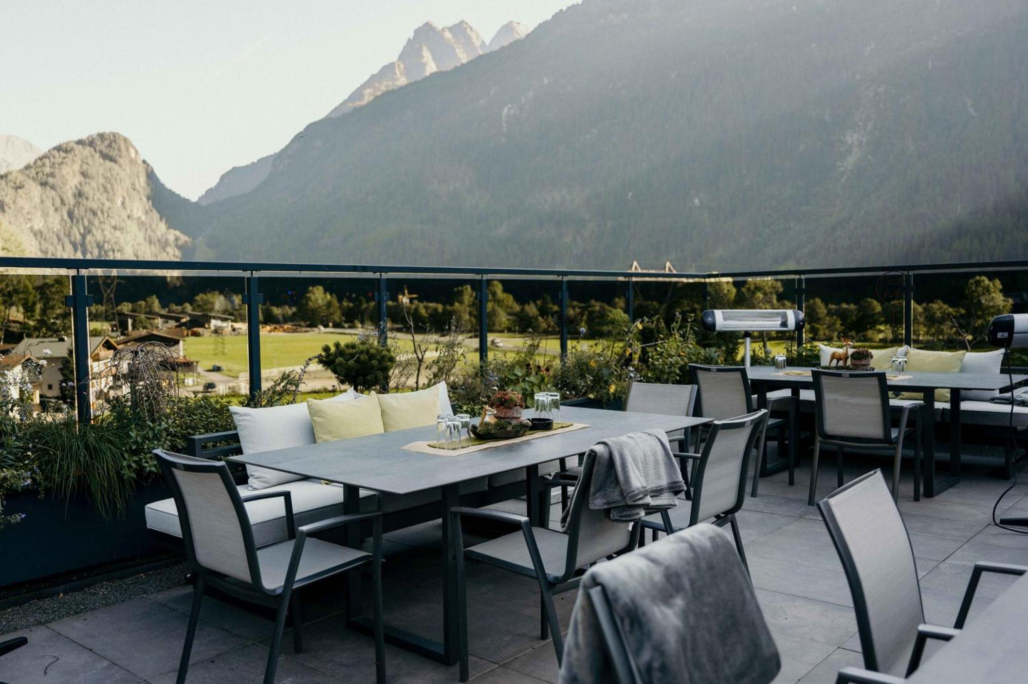 Vier Studios & Restaurant Längenfeld Extérieur photo